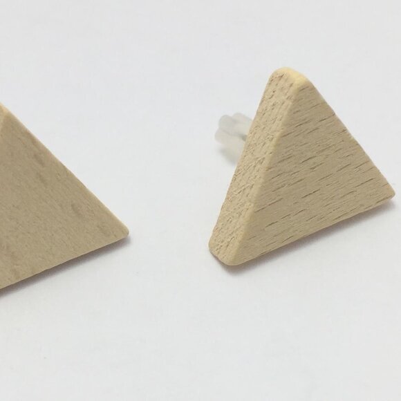 Jewelry earrings stud studs wood wooden triangle triangular minimalist fashion - Picture 2 of 3
